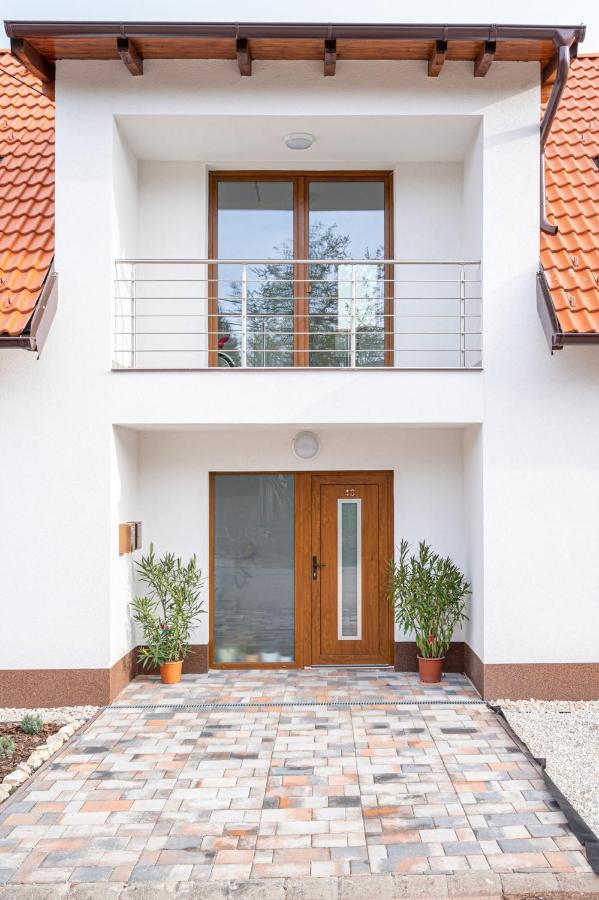 Roze Blue Design Apartments Csopak Exterior foto