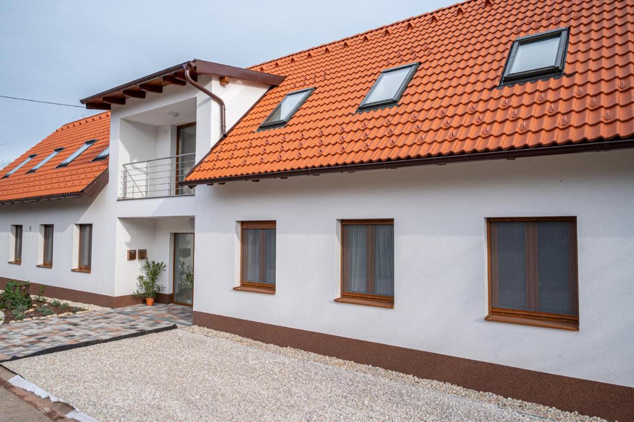 Roze Blue Design Apartments Csopak Exterior foto